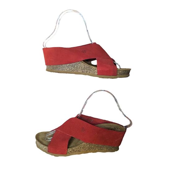 Yokono Women's size 7.5 Red Suede Wedge Sandals - Picture 3 of 7